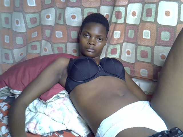 Slender-kerry live cam on BongaCams