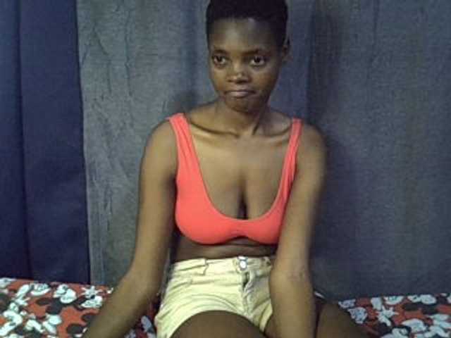 Slender-kerry live cam on BongaCams