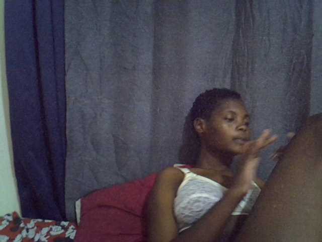 Slender-kerry live cam on BongaCams