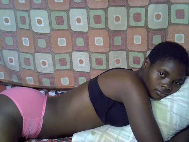 Slender-kerry live cam on BongaCams
