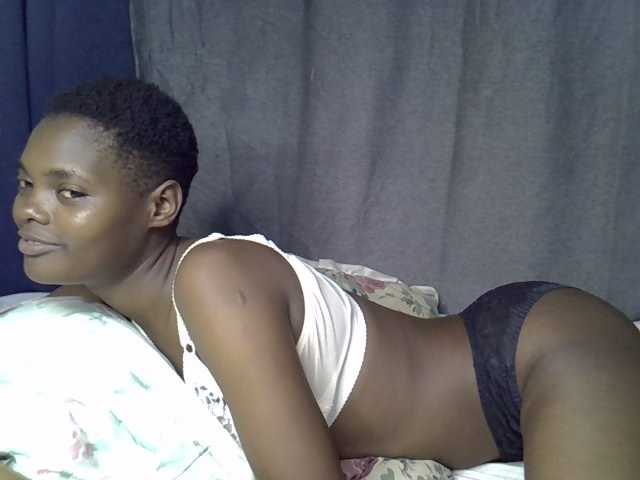 Slender-kerry live cam on BongaCams