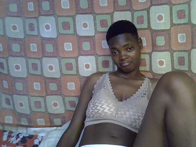 Slender-kerry live cam on BongaCams