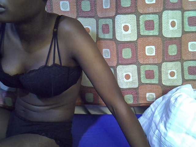 Slender-kerry live cam on BongaCams