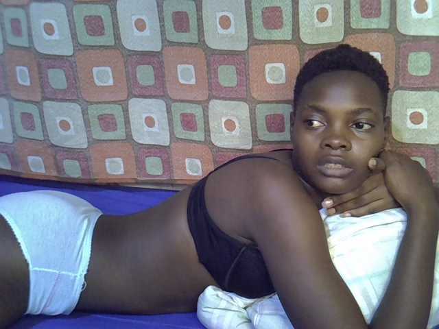 Slender-kerry live cam on BongaCams