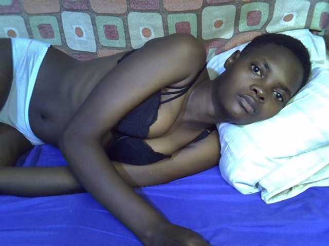 Slender-kerry live cam on BongaCams
