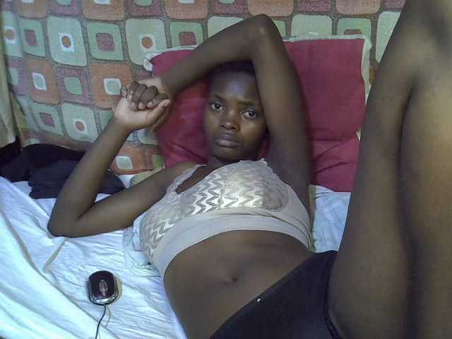 Slender-kerry live cam on BongaCams
