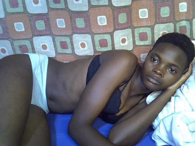 Slender-kerry live cam on BongaCams