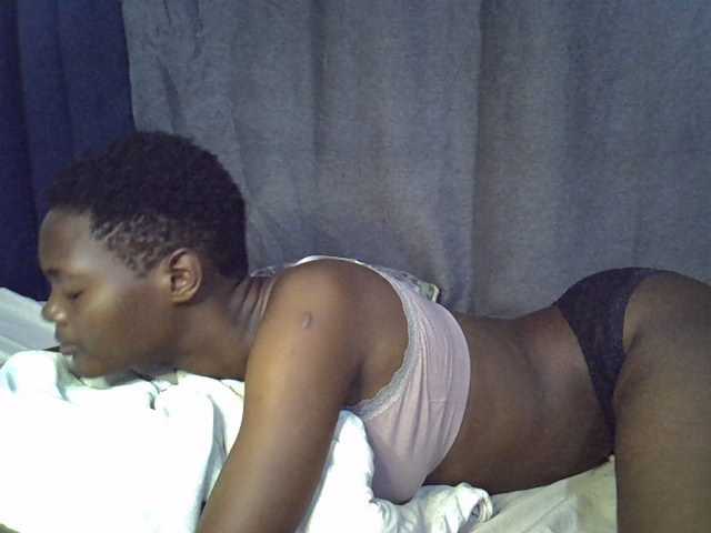 Slender-kerry live cam on BongaCams
