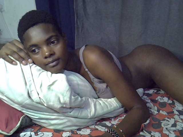 Slender-kerry live cam on BongaCams