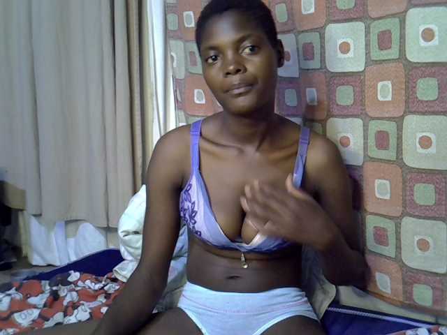 Slender-kerry live cam on BongaCams