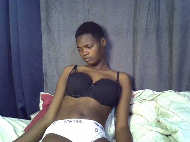 Slender-kerry live cam on BongaCams