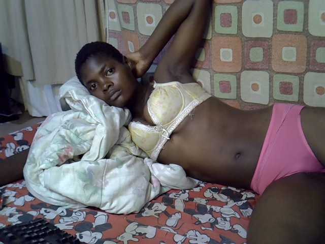 Slender-kerry live cam on BongaCams