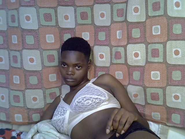 Slender-kerry live cam on BongaCams