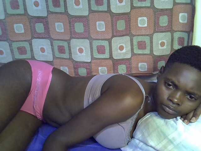 Slender-kerry live cam on BongaCams