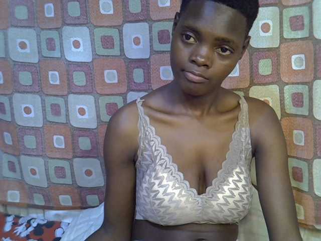 Slender-kerry live cam on BongaCams