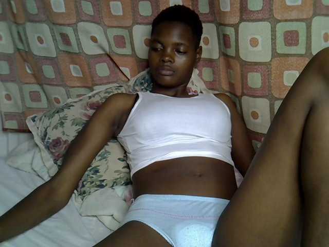 Slender-kerry live cam on BongaCams