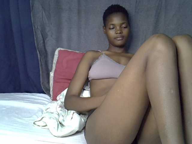 Slender-kerry live cam on BongaCams