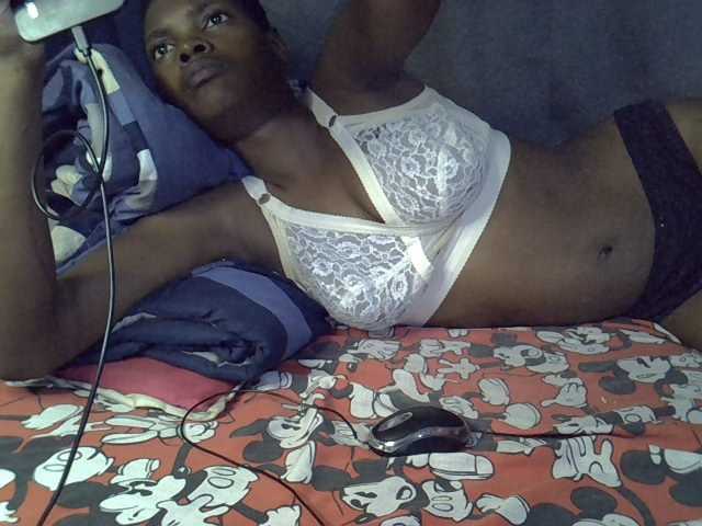 Slender-kerry live cam on BongaCams