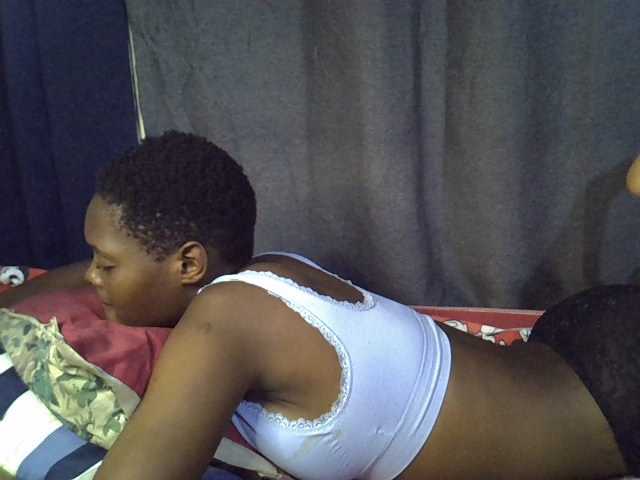 Slender-kerry live cam on BongaCams