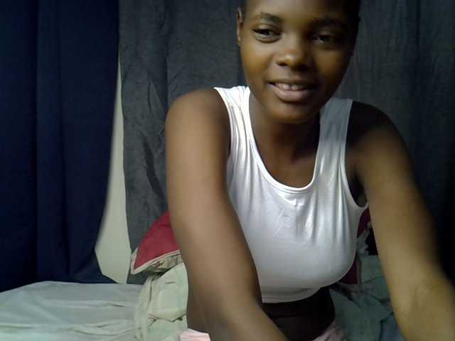 Slender-kerry live cam on BongaCams