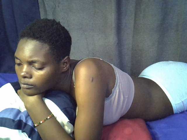 Slender-kerry live cam on BongaCams