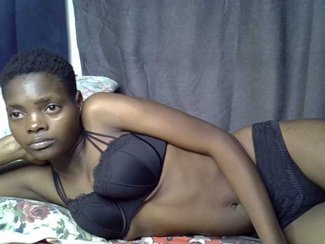 Slender-kerry live cam on BongaCams