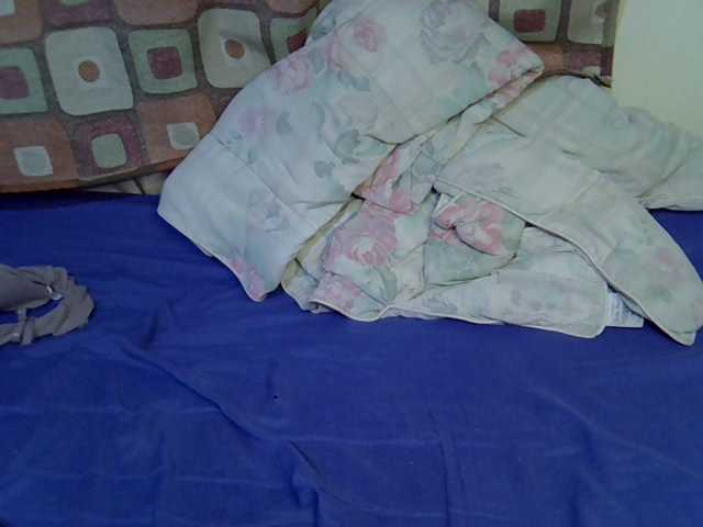 Slender-kerry live cam on BongaCams