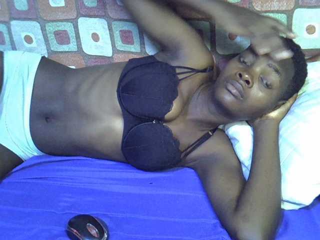 Slender-kerry live cam on BongaCams