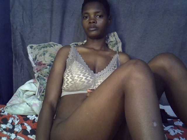 Slender-kerry live cam on BongaCams