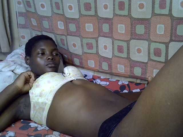 Slender-kerry live cam on BongaCams