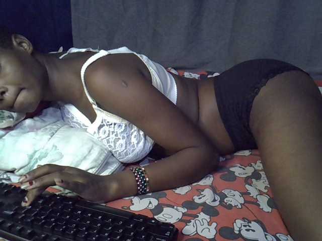 Slender-kerry live cam on BongaCams