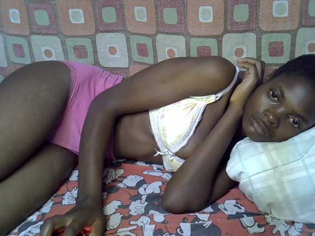 Slender-kerry live cam on BongaCams