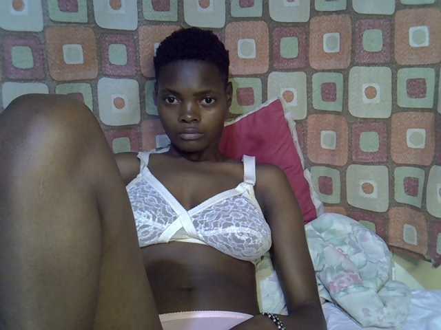 Slender-kerry live cam on BongaCams