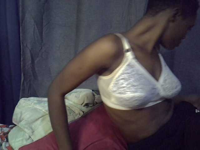 Slender-kerry, en directo ahora en BongaCams