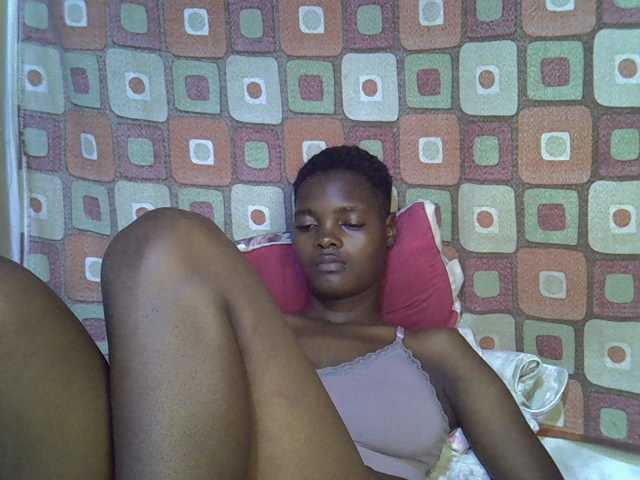 Slender-kerry live cam on BongaCams