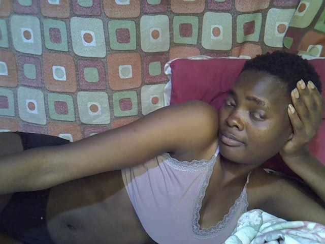 Slender-kerry live cam on BongaCams