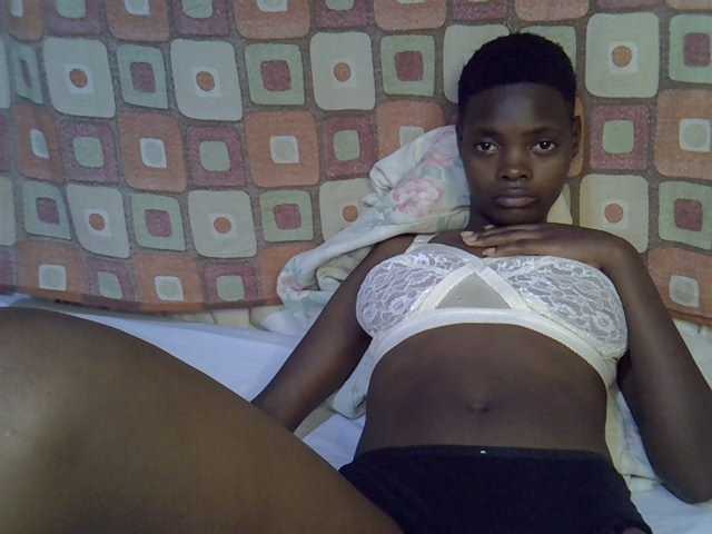 Slender-kerry live cam on BongaCams