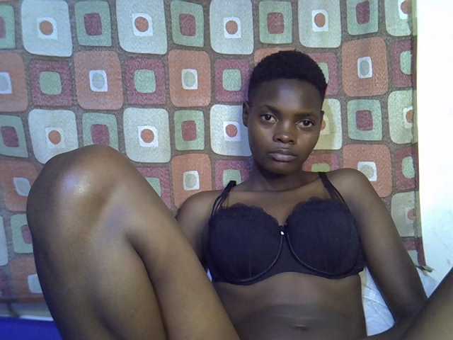 Slender-kerry live cam on BongaCams
