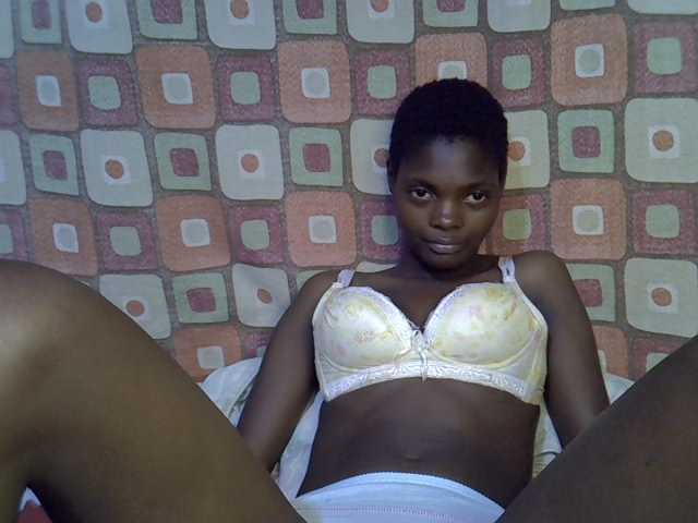 Slender-kerry live cam on BongaCams