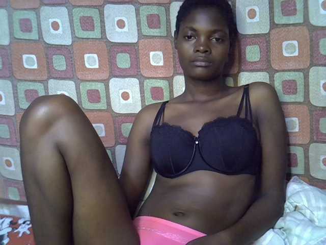 Slender-kerry live cam on BongaCams