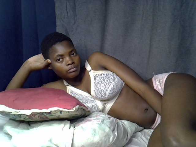 Slender-kerry live cam on BongaCams