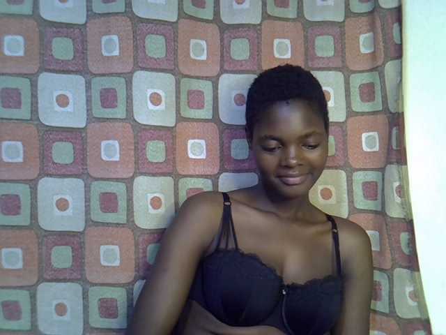 Slender-kerry live cam on BongaCams