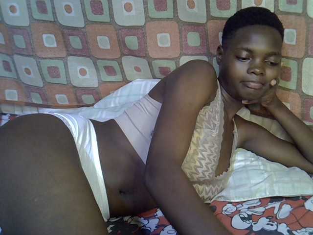 Slender-kerry live cam on BongaCams