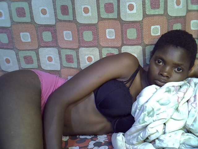 Slender-kerry live cam on BongaCams