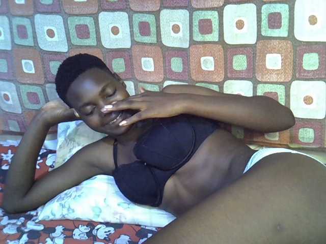 Slender-kerry live cam on BongaCams