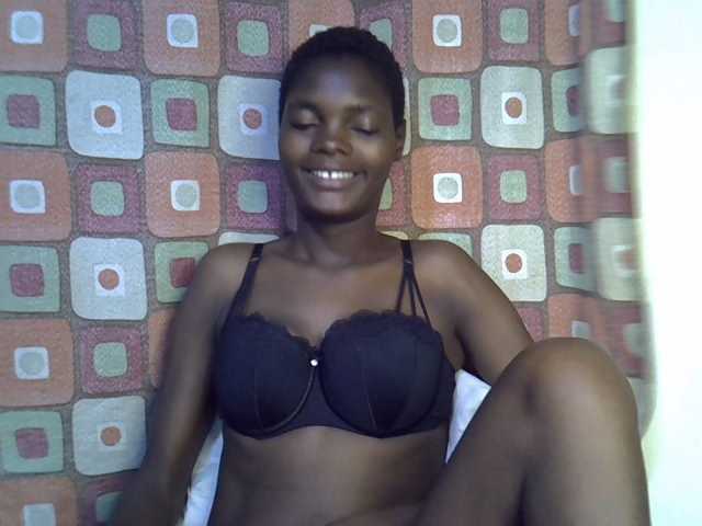 Slender-kerry live cam on BongaCams