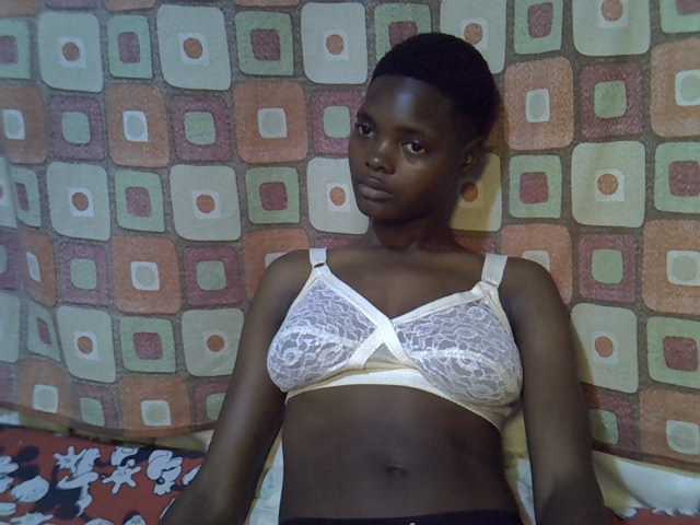 Slender-kerry live cam on BongaCams