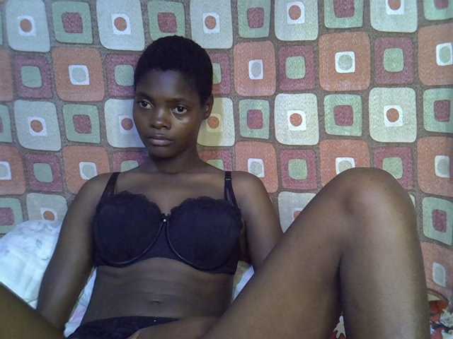 Slender-kerry live cam on BongaCams