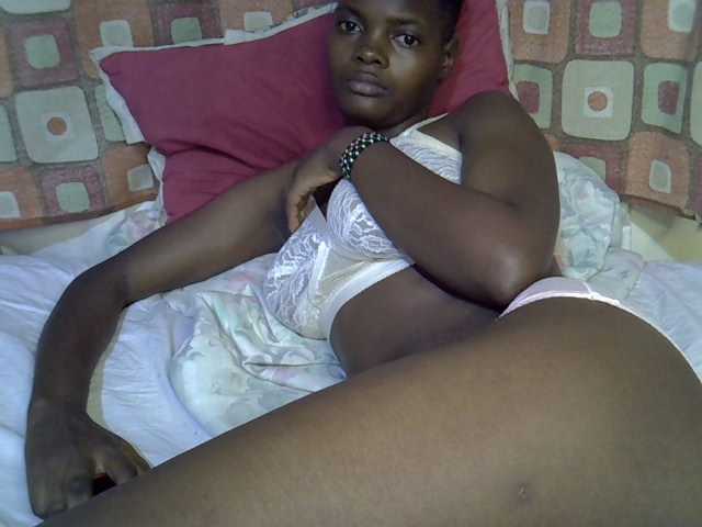 Slender-kerry live cam on BongaCams