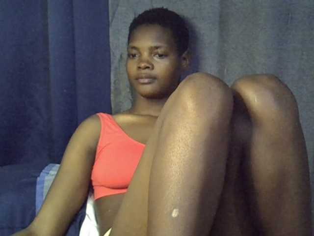 Slender-kerry live cam on BongaCams